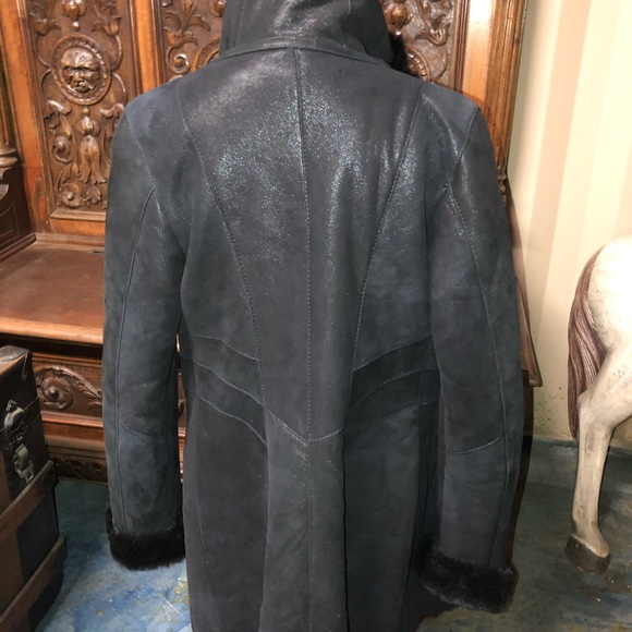 Shearling Coat with Hood - Picture 4 of 6